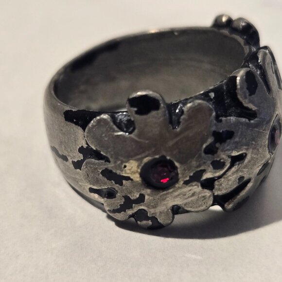 Dainty Hippy Style Pewter Floral & Garnet Ring - Picture 4 of 6